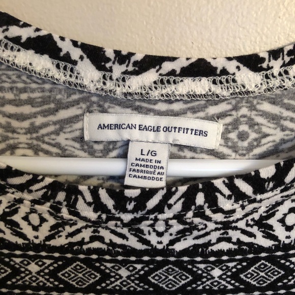 5/$25 🚨LAST CHANCE🚨 Soft crop top - Picture 2 of 4